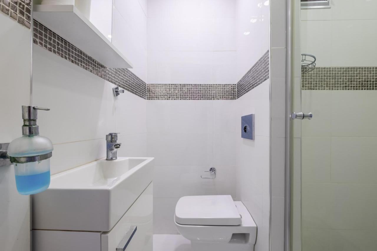 Apartamento Captivating Flat With Balcony Near Besiktas Pier Estambul Exterior foto